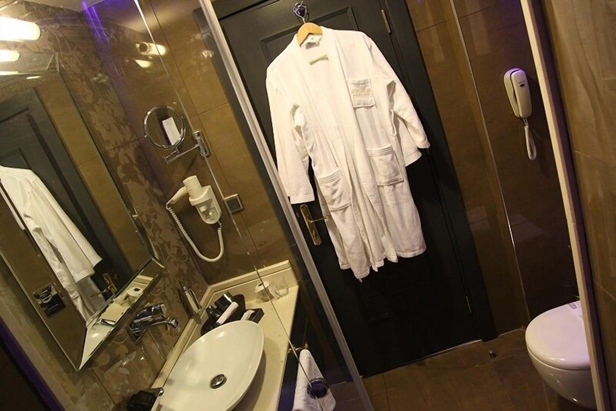 Mirilayon Hotel - Old Town Istanbul Ngoại thất bức ảnh